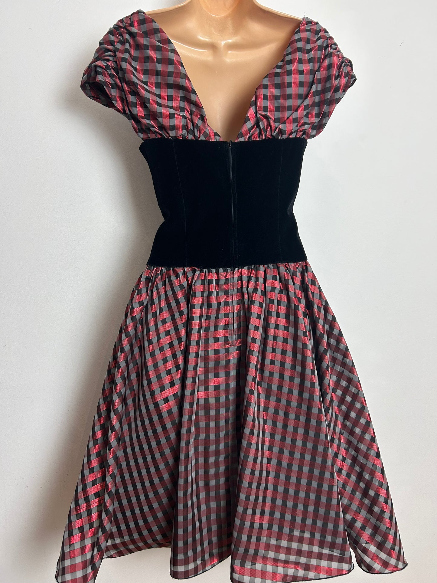 Vintage 1980s JAHN & PILL Size 8 Black Red & Grey Tartan Check Velvet & Taffeta Xmas Party Prom Dress