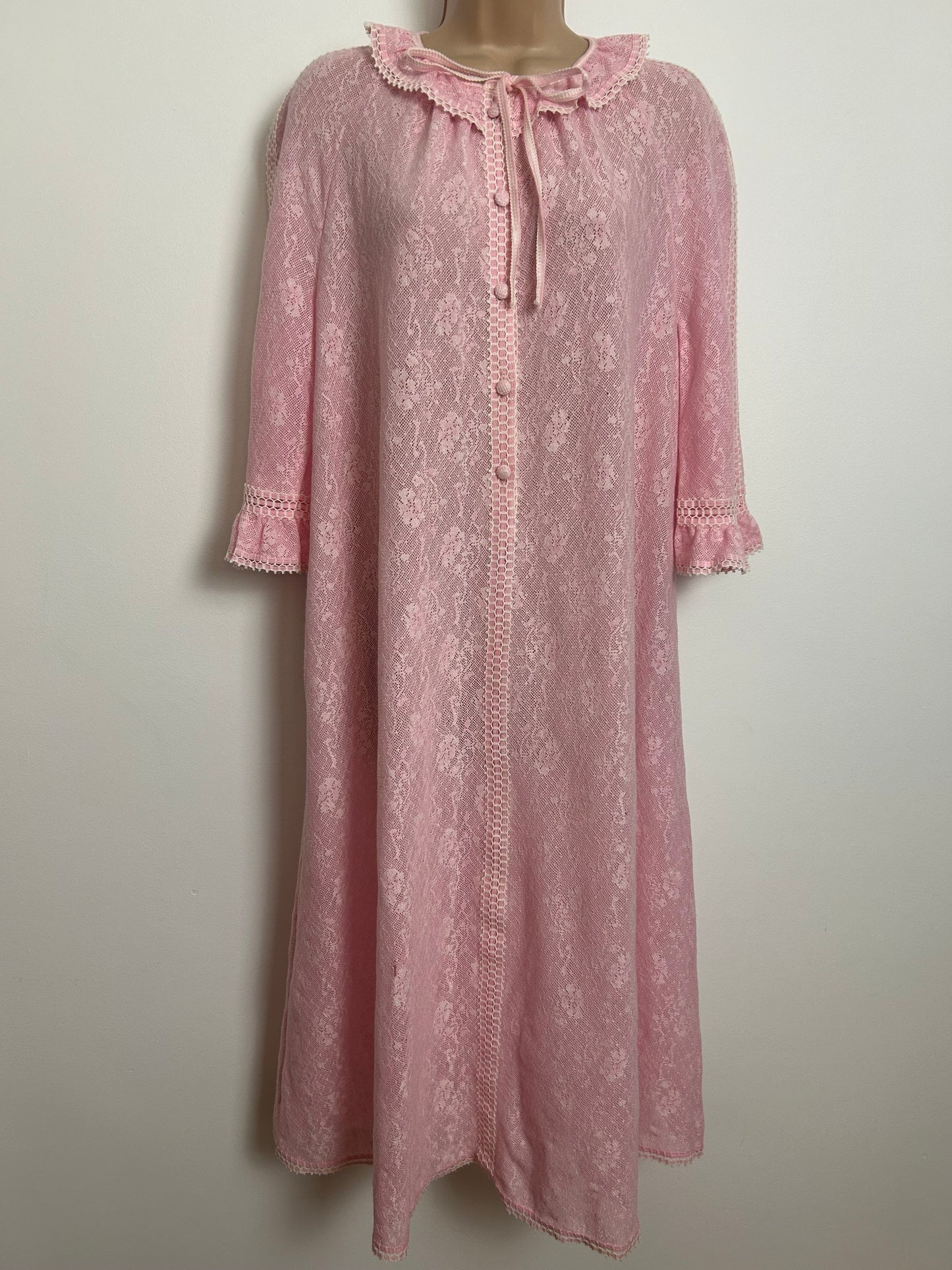 Vintage HANRO Size 16 Pink Lace Trim Midi Length House Nightie/Nightdress