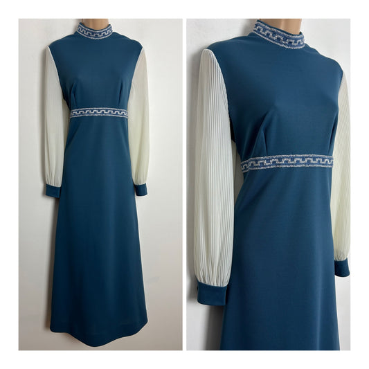 Vintage 1970s MISS MORVIC UK Size 12 Dusky Blue & White Plisse Pleat Long Sleeve Occasion Maxi Dress