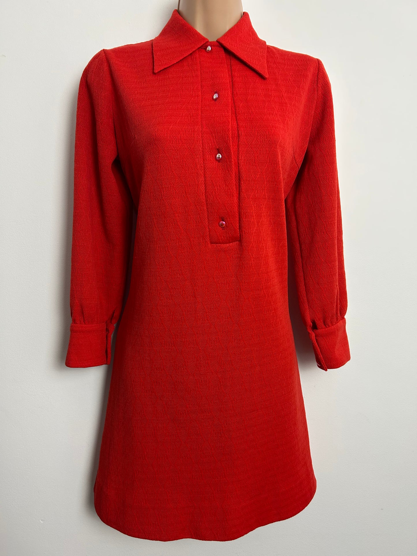 Vintage 1960s Size 8 Red Textured Jersey Long Sleeve Mini Mod Shift Dress