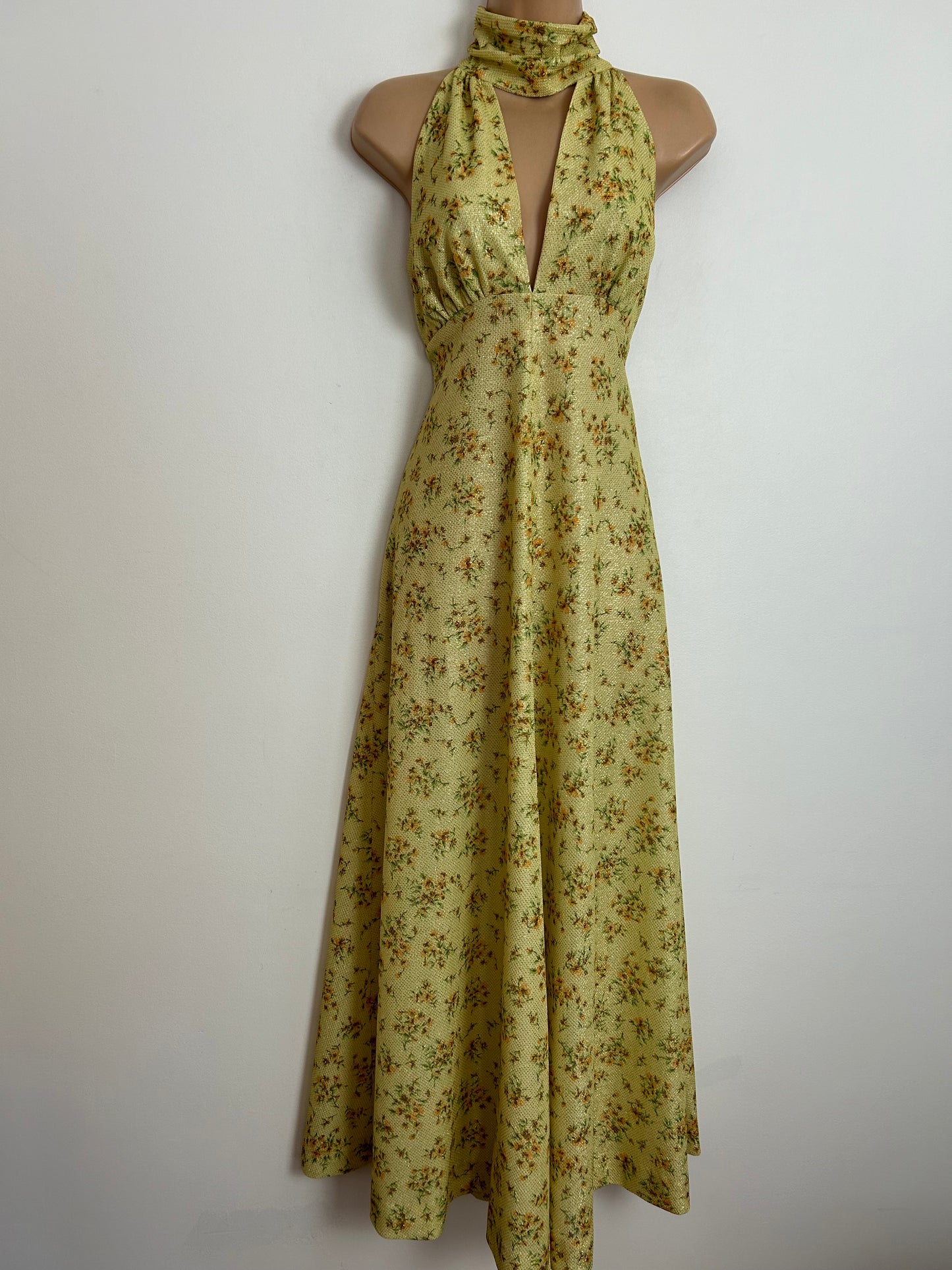 Vintage 1970s UK Size 6 Yellowy Green Gold & Orange Floral Lurex High Neck Key Hole Sleeveless Summer Boho Occasion Maxi Dress