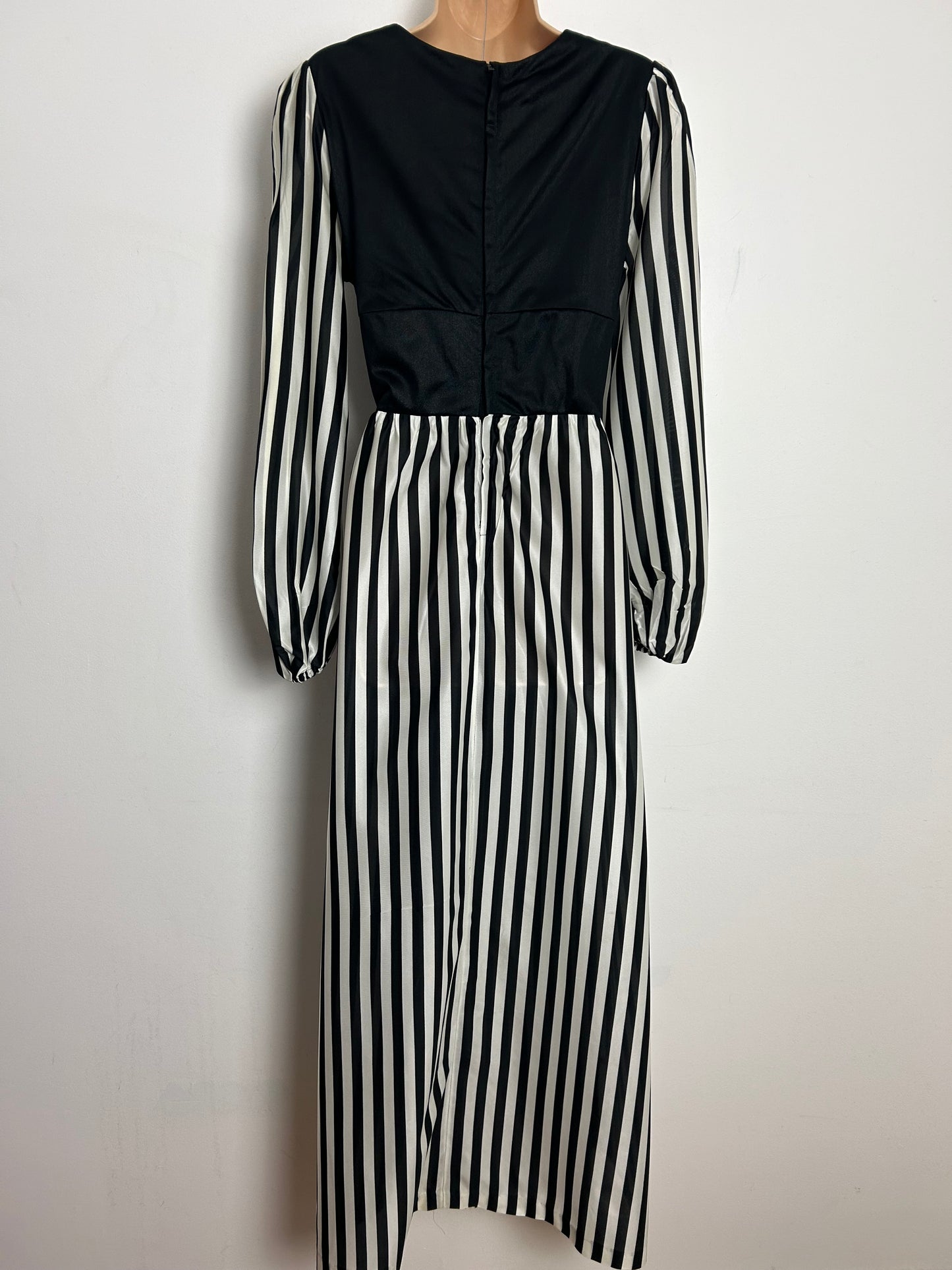 Vintage 1970s DEVONSHIRE LADY UK Size 12 Black & White Stripe Print Long Sleeve Maxi Dress