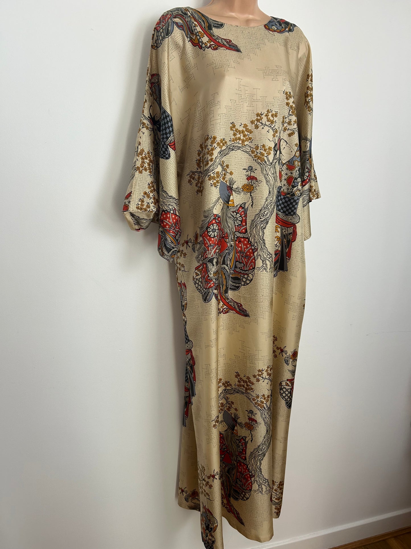 Vintage 1970s Rare SILHOUETTE SCENE SETTERS Size 12-14 Beautiful Silky Japanese Geish Girl Print Katan Maxi Dress