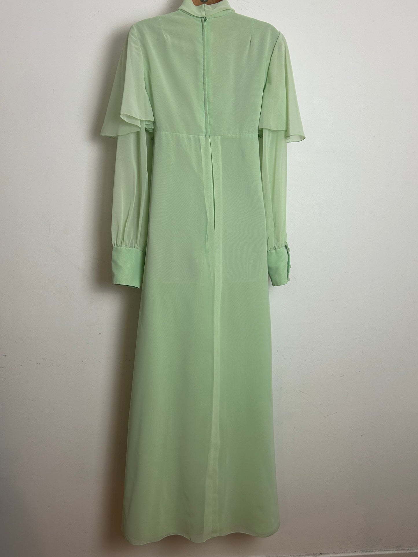 Vintage 1970s PETER ELLIS Size 10 Pale Apple Green Chiffon Double Layer Long Sleeve Occasion Maxi Dress