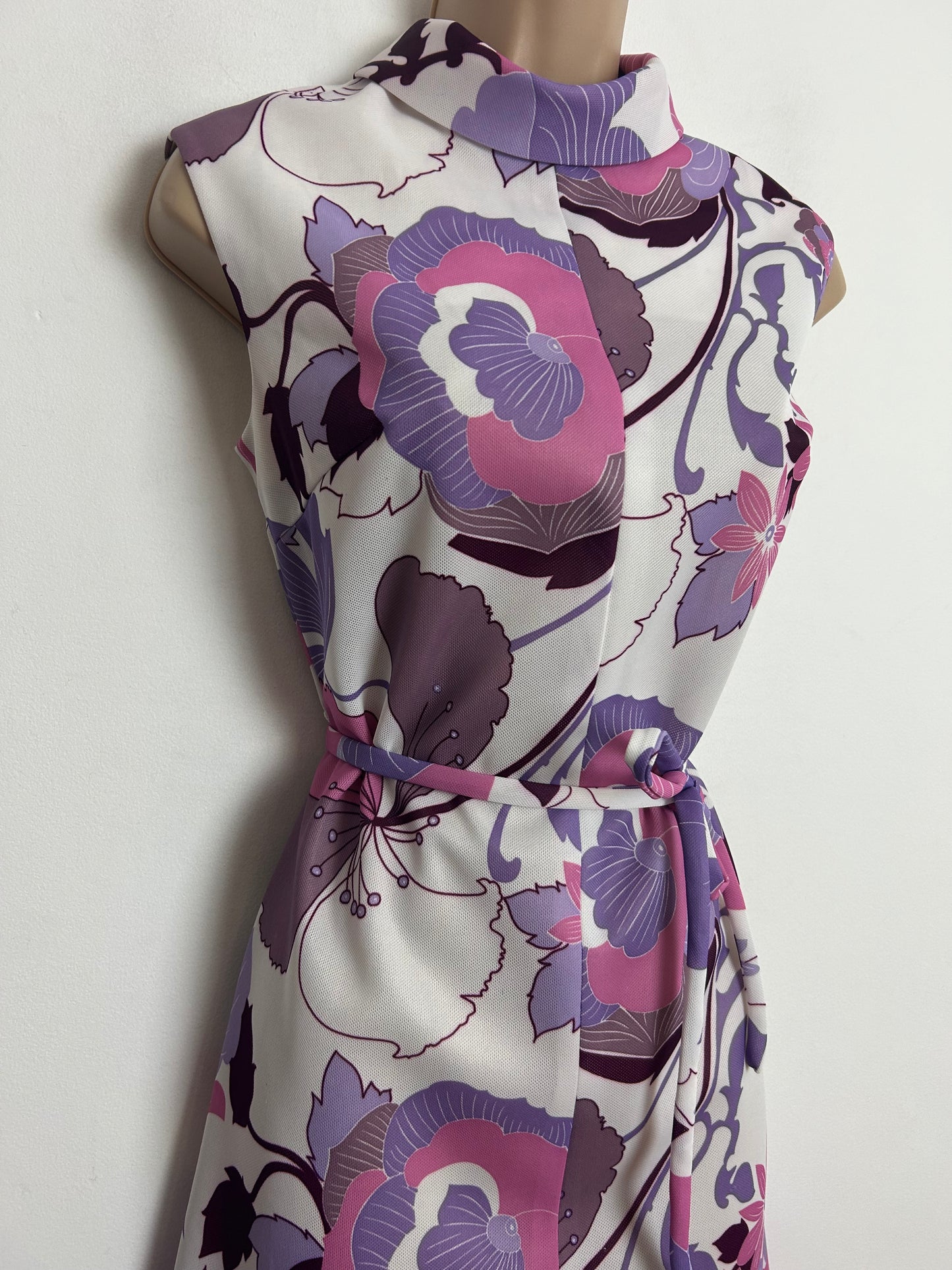 Vintage Early 1970s ST MICHAEL Size 10 White Pink Lilac & Plum Floral Print Sleeveless Belted Mod Dress