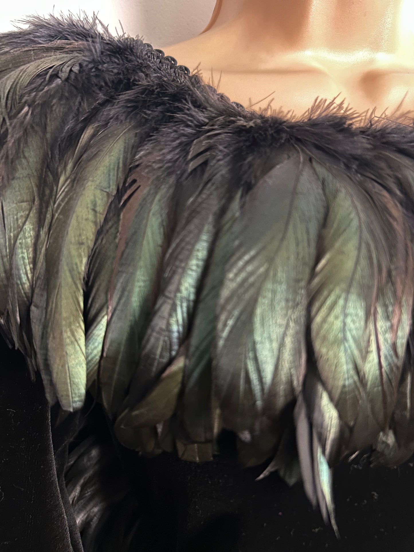 Vintage 1980s AMAZING Ann Green Size 12 (L) Black & Green Iridescent Feather Fitted Wiggle Cocktail Evening Ballgown