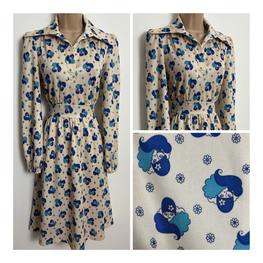 Vintage 1970s JON ADAMS UK Size 8 Cream & Blue Tones 1920s Face Novelty Print Long Sleeve Day Dress