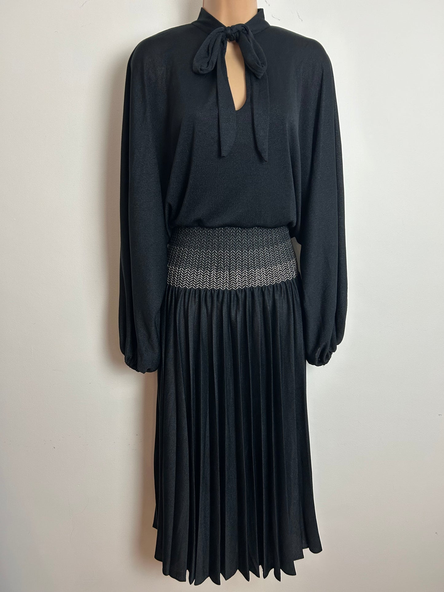 Vintage 1970s SHUBETTE Size 16 Black Neck Tie Bat Wing Sleeve Shirred Waist Pleated Midi Dress