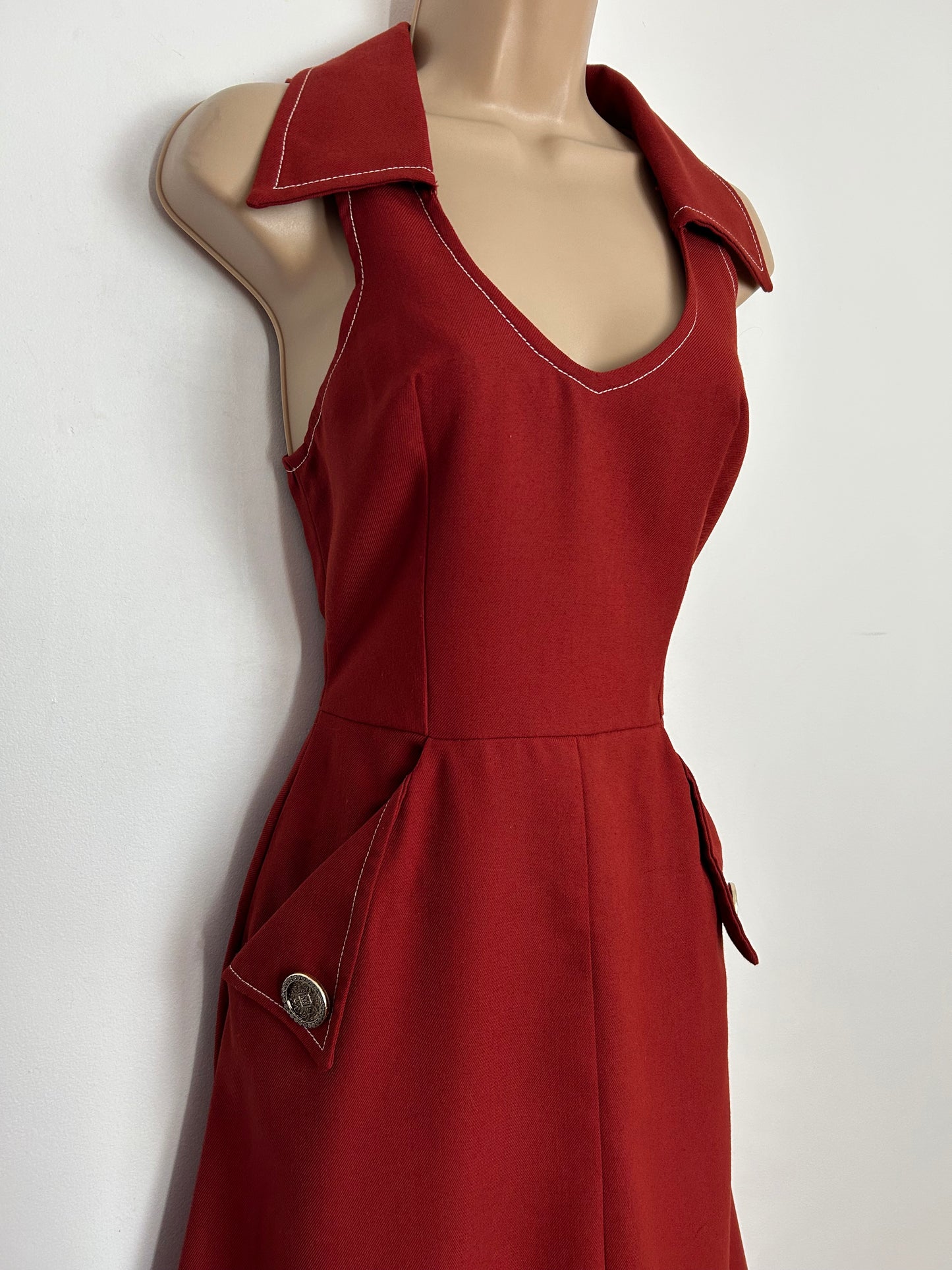 Vintage 1970s MICHAEL SINCLAIR Size 6 Brick Red Sleeveless Wide Collared Pocket Detail Fit & Flare Mod Dress