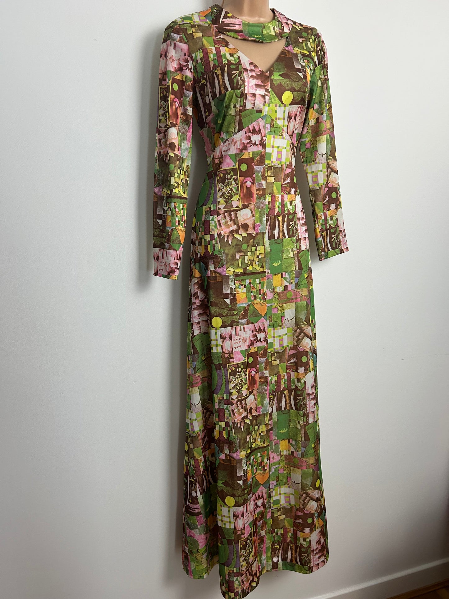 Vintage 1970s LEYGIL Size 10-12 Green Pink & Brown Keyhole Choker Neck Abstract Print Maxi Dress