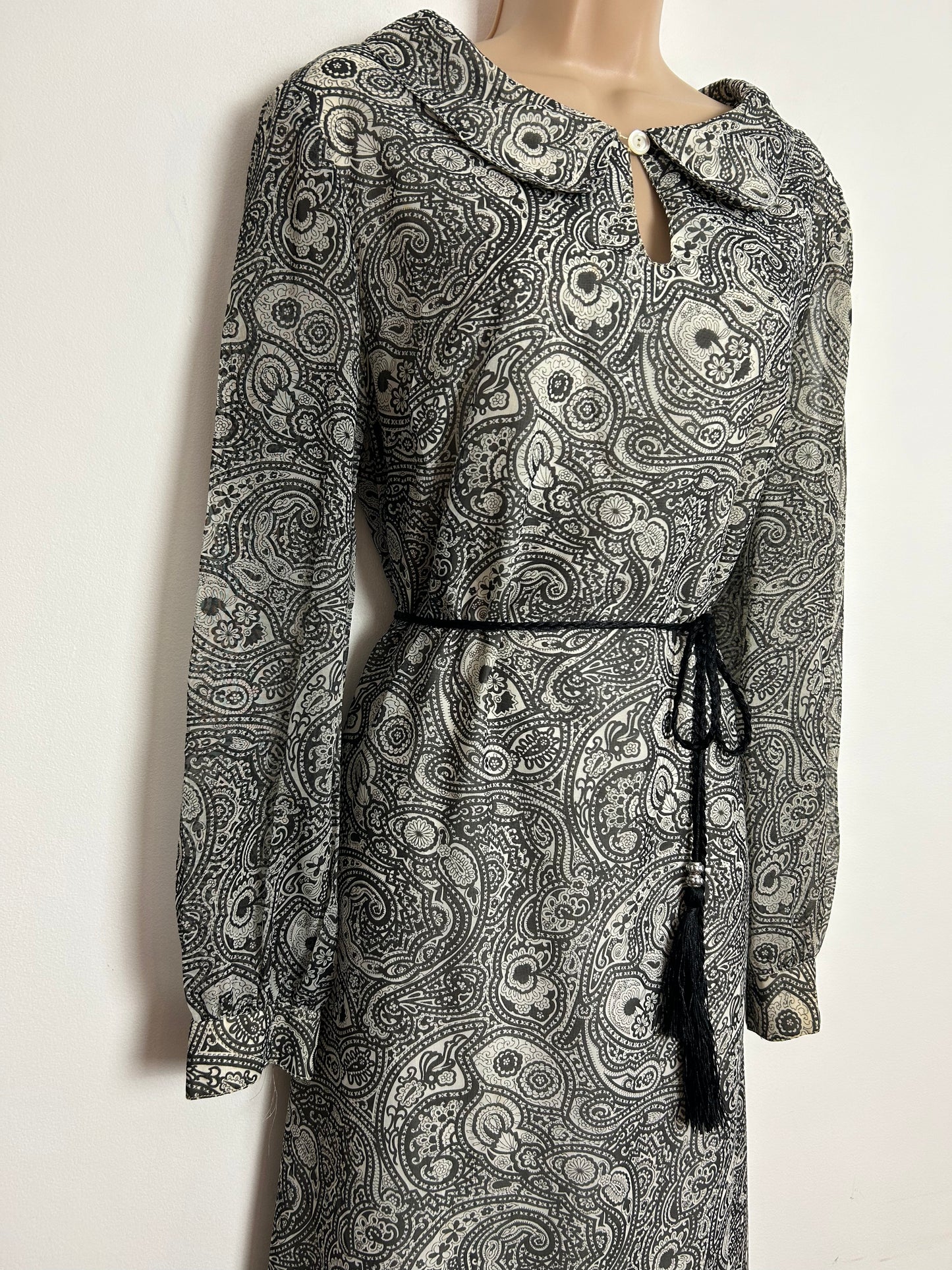 Vintage 1960s Designer BOB SCHULTZ LONDON UK Size 14 Black & White Paisley Print Kaftan Style Maxi Dress