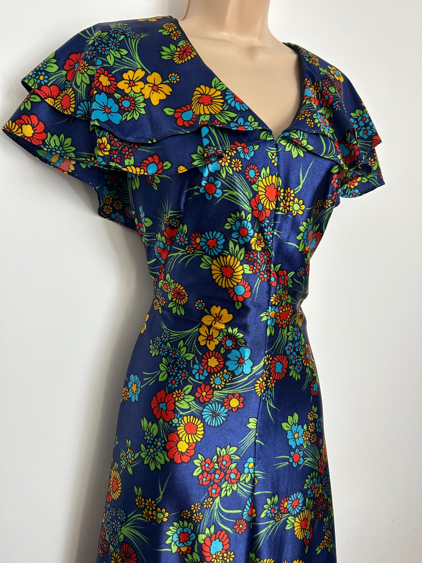 Vintage 1970s 8-10 Dark Blue Yellow Red & Green Floral Print Flutter Sleeve Boho Maxi Dress