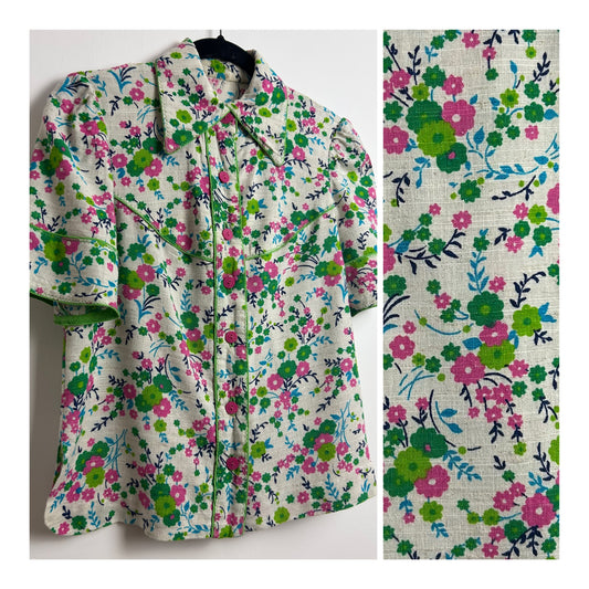 Vintage 1970s Size 12 Beige Green & Pink Floral Print Short Sleeve Button Through Shirt Top