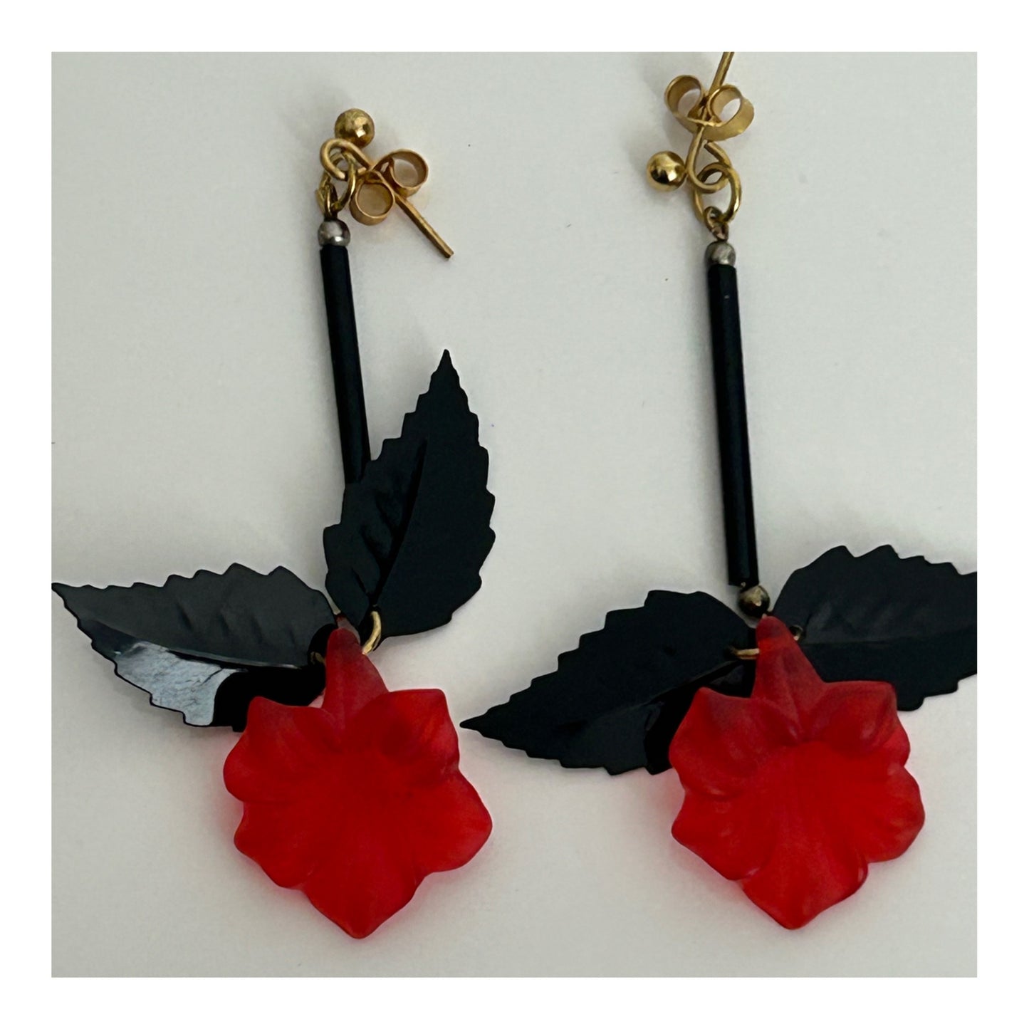 Vintage Black & Red Flower & Leaf Long Barrel Bead Drop Earrings