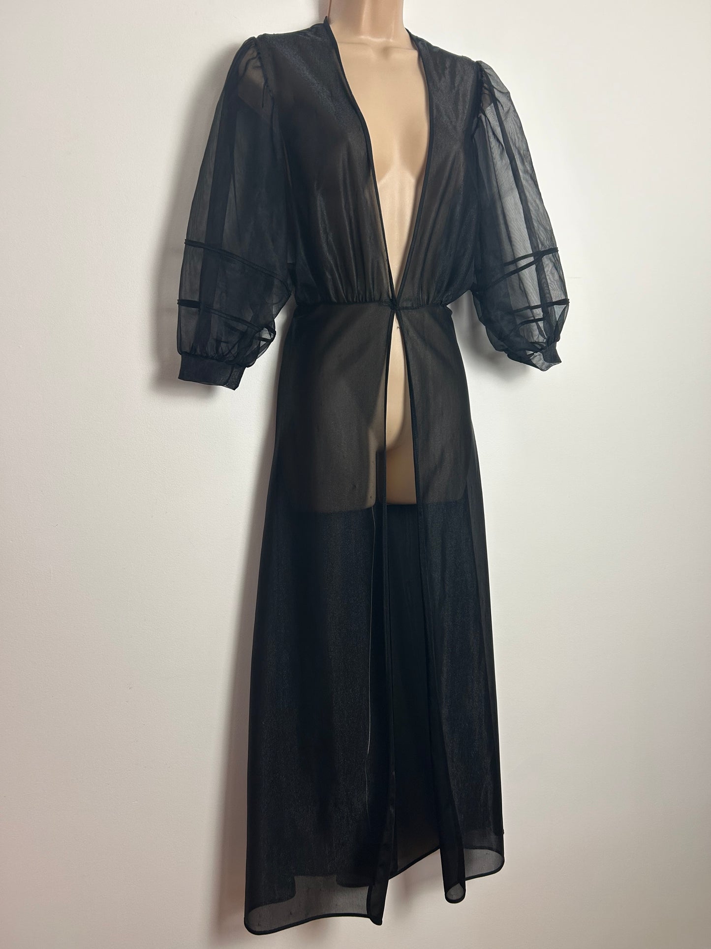 Vintage 1970s Size 8 Black Nylon Mid Sleeves Peignoir Negligee House Coat