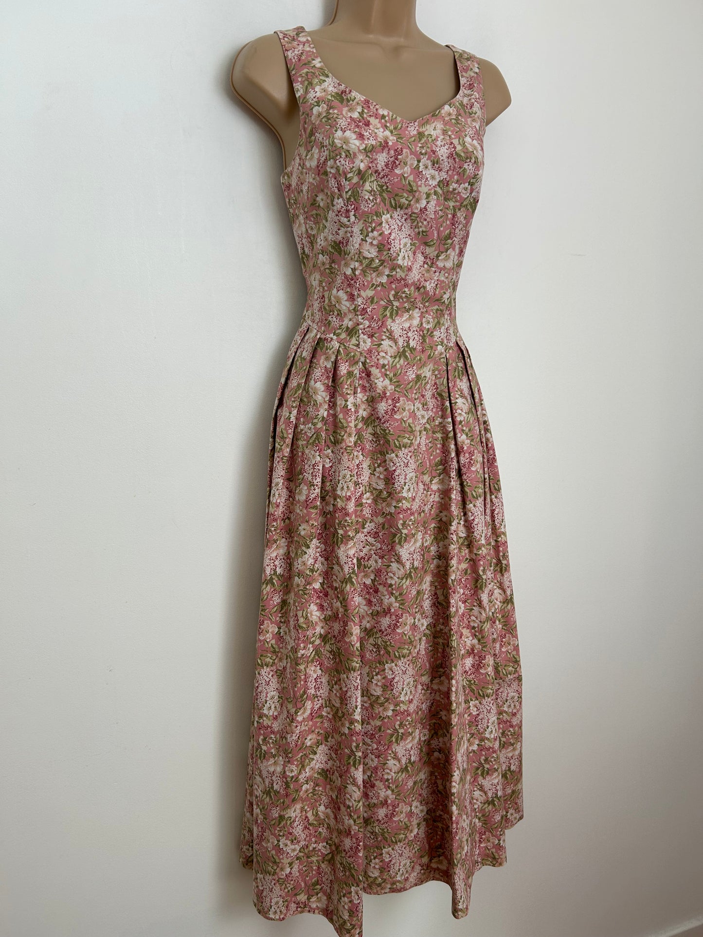 Vintage 1980s LAURA ASHLEY UK Size 8 (Size 12 on label) Pale Pink Beige & Green Floral Print Pleated Midi Dress