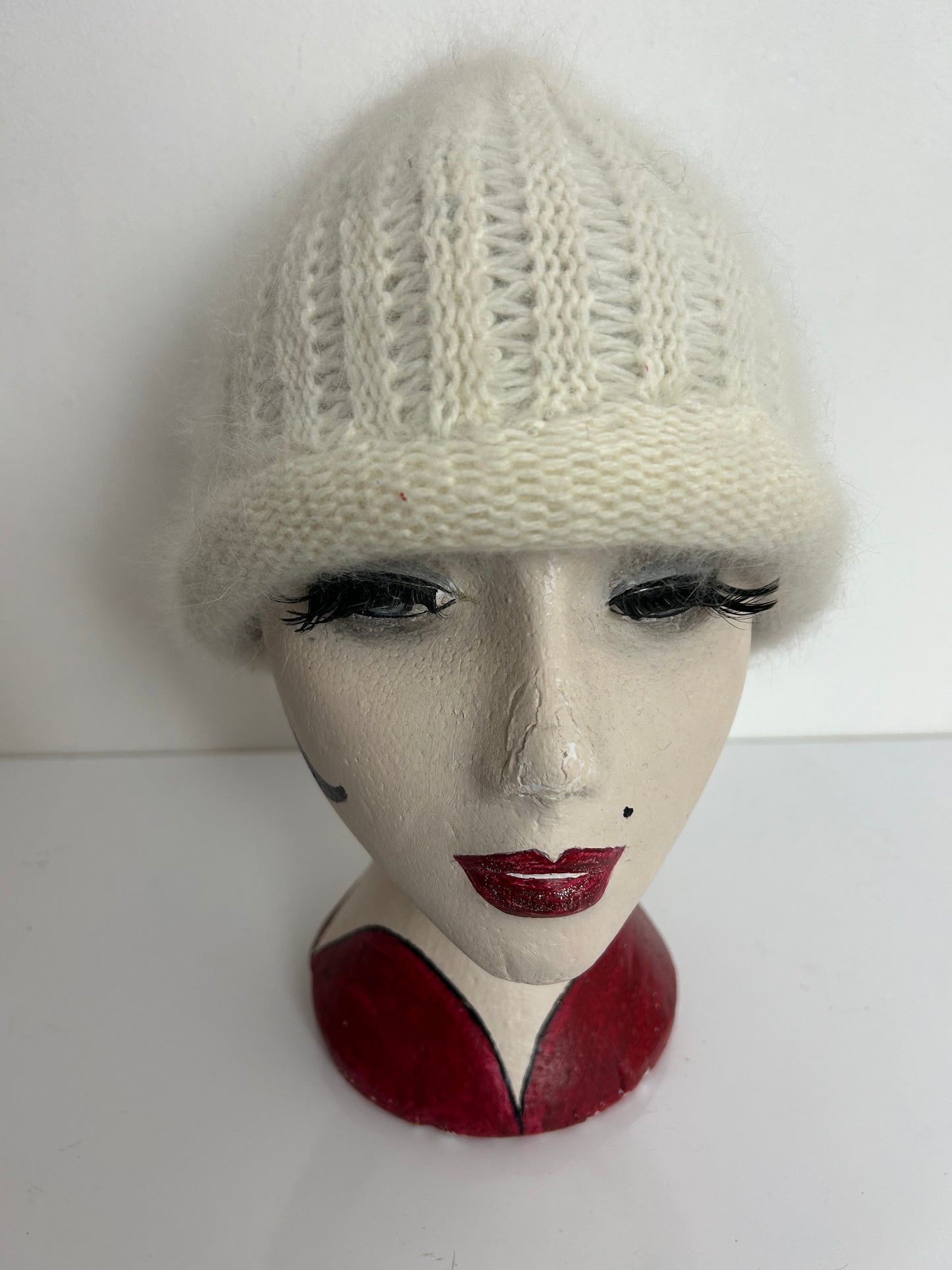 Vintage Cream Wool & Angora Semi Chunky Knit Pull On Beanie Style Hat