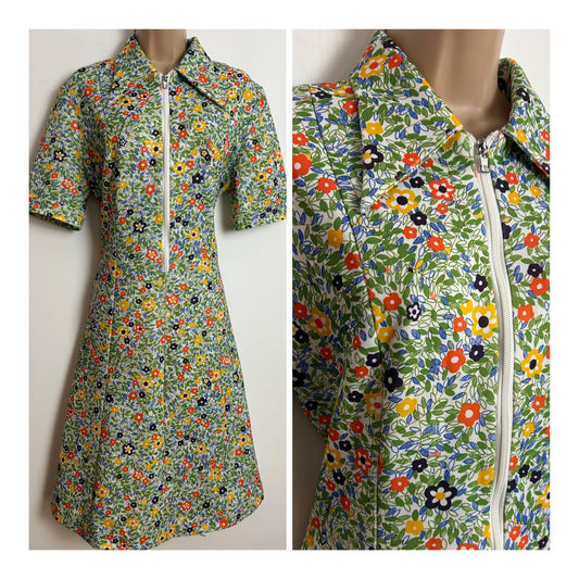 Vintage 1970s Size 14-16 White Green Orange & Yellow Floral Print Dagger Collar Zip Fronted Fit & Flare Mod Dress