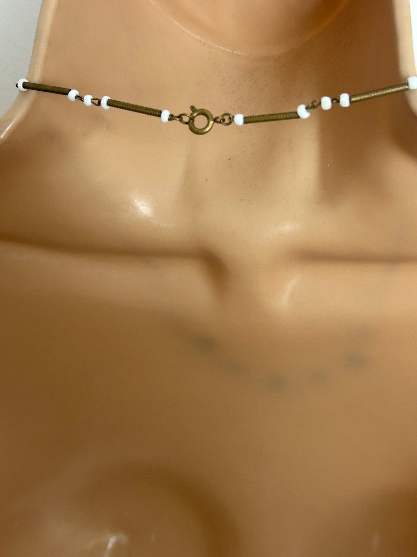Vintage Pretty White Czech Milk Glass & Flower Detail Dark Gold Tone Necklace