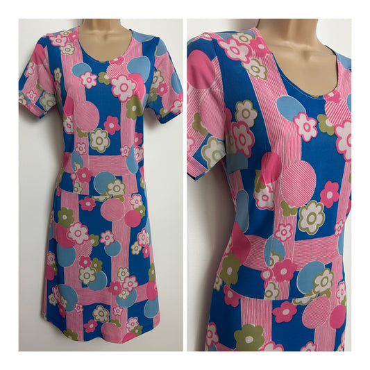 Vintage 1970s Size 10 Pink & Blue Tones Psychedelic Floral Print Lightweight Mod Dress
