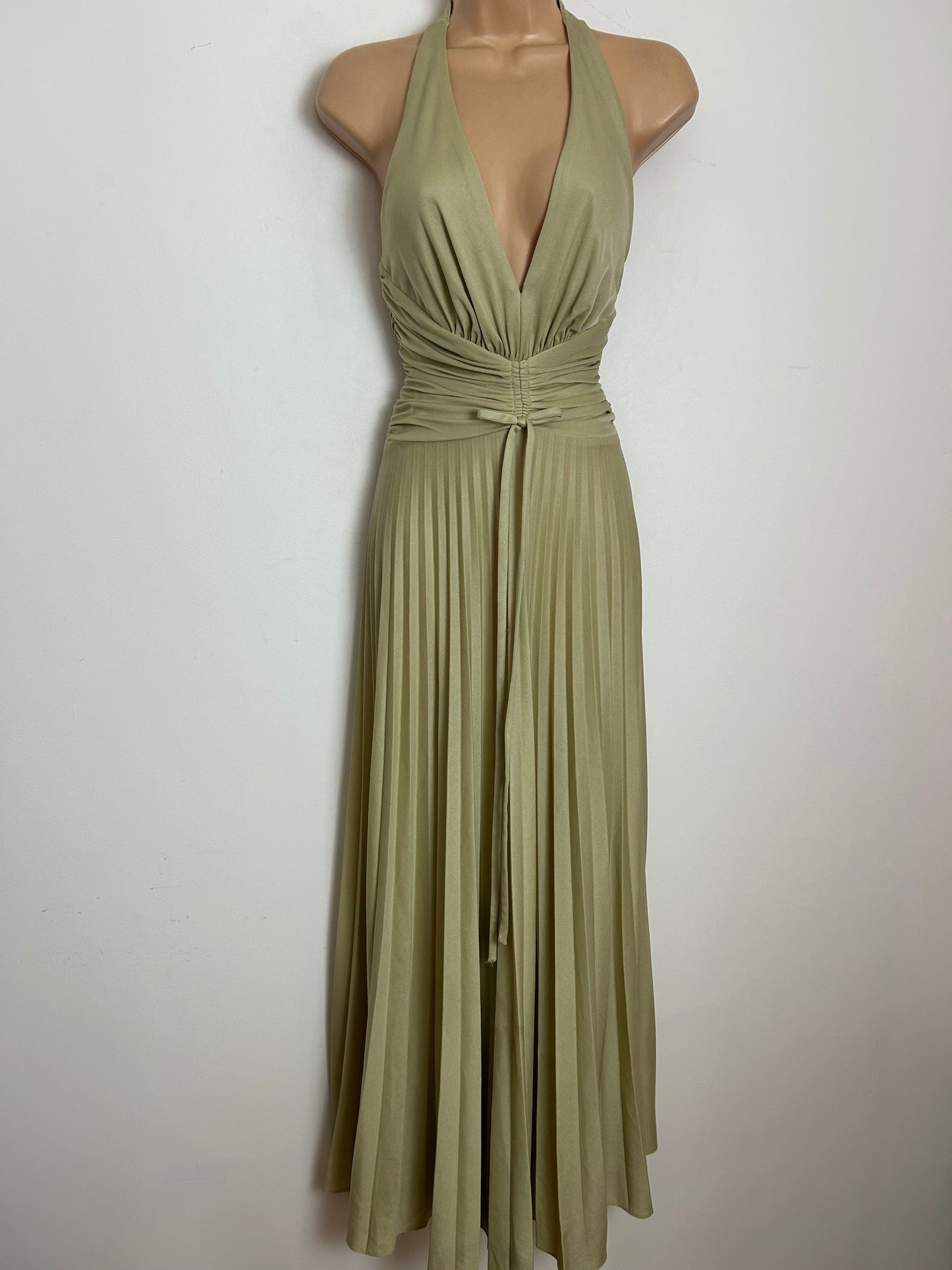 Vintage 1970s JOHN CHARLES UK size 8 Pale Sage Green Halterneck Occasion Maxi Dress