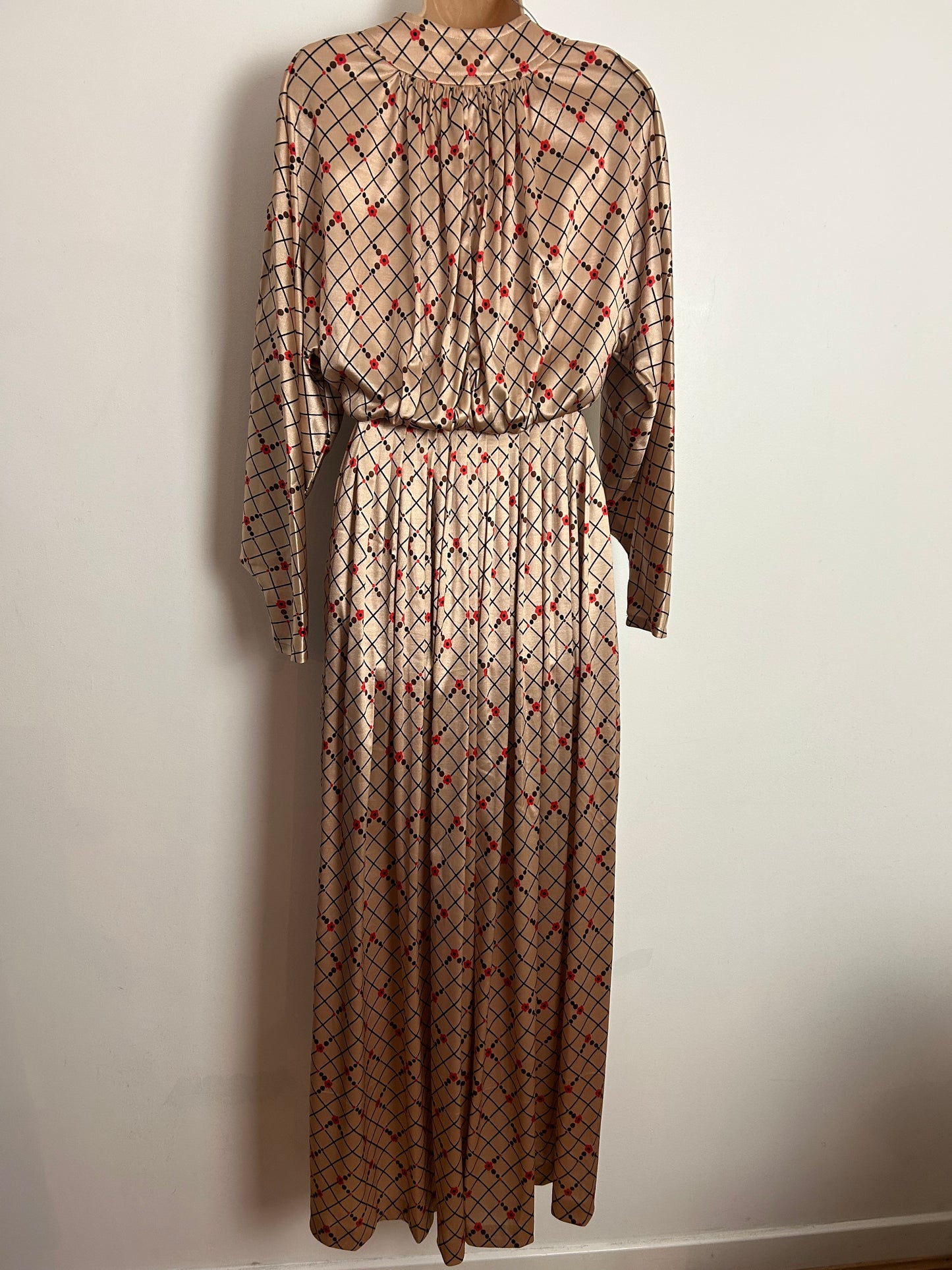 Vintage Late 1960s JEAN VARON UK Size 6 Goldy Beige Black Brown & Red Check Spot & Poppy Print Pleated Maxi Dress