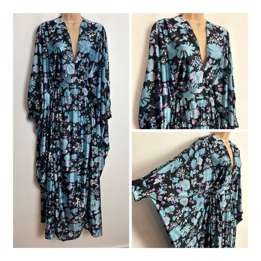 Vintage 1970s RICHARD SHOPS One Size Up To Size 18/20 Black Blue & Grey Floral Print Wide Sleeve Kaftan Maxi Dress (Size 10-14 With Concealed Waist Strap Fastened)