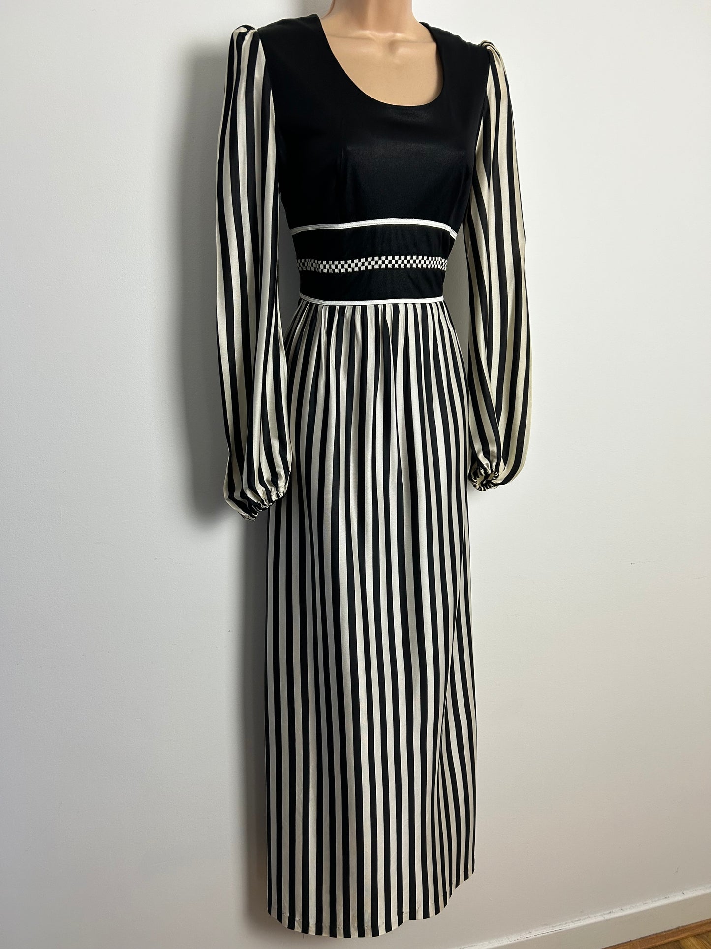 Vintage 1970s DEVONSHIRE LADY Size 10 Black & White Vertical Stripe Long Sleeve Maxi Dress