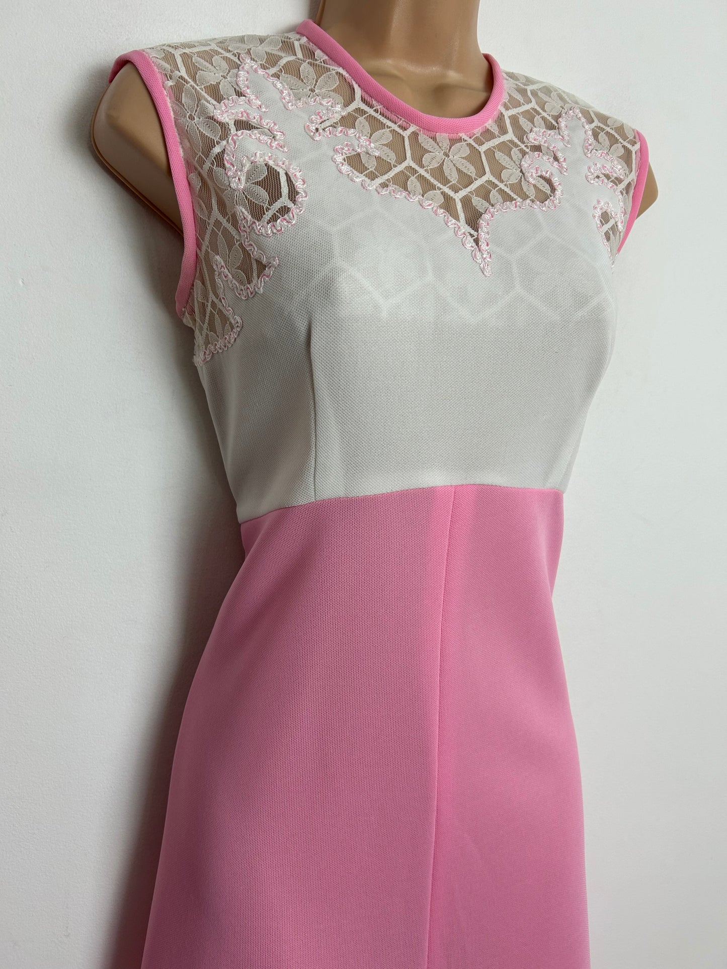Vintage Late 1960s Size 12 Pink & White Lace Detail Sleeveless Summer Maxi Dress