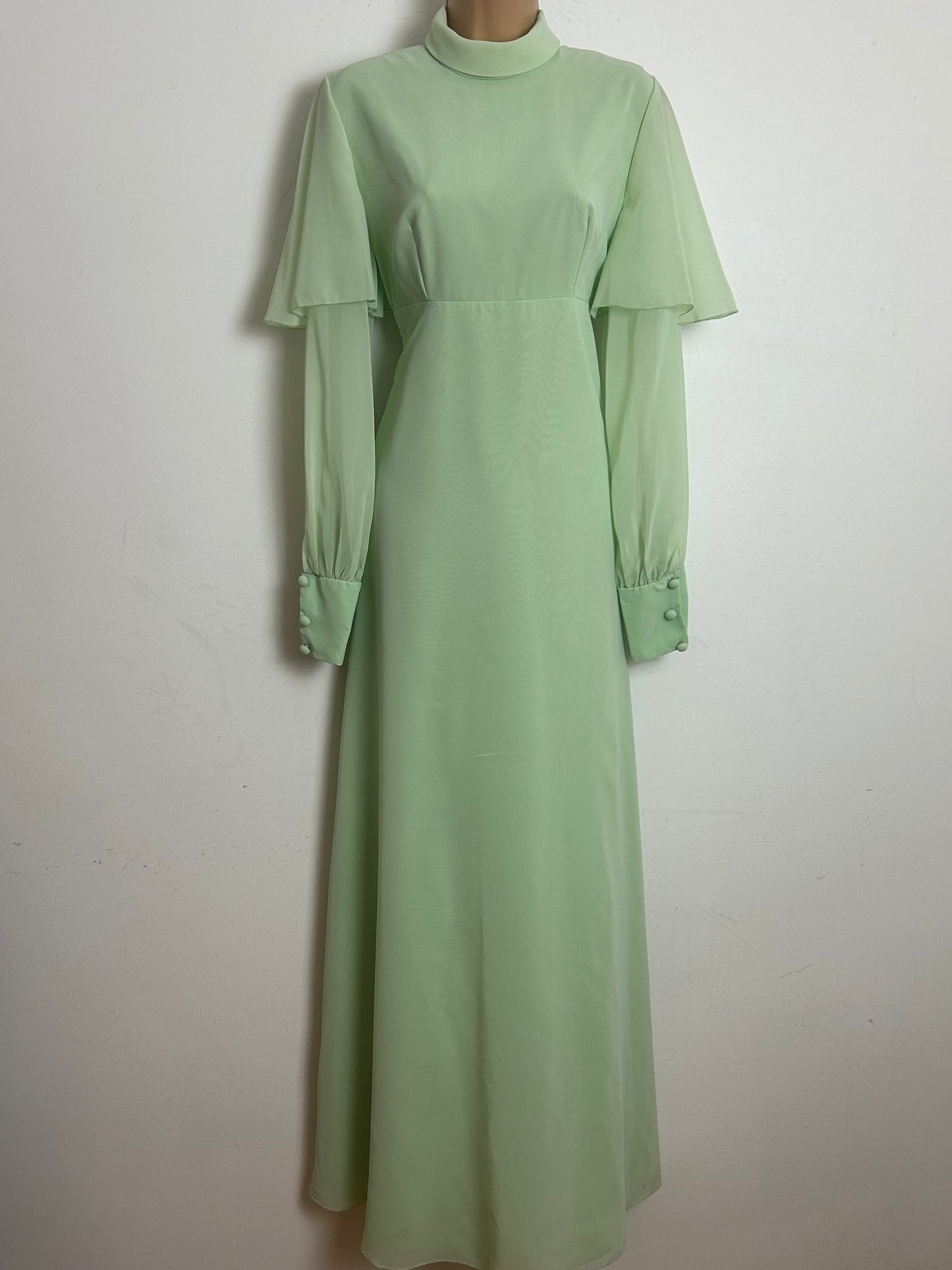 Vintage 1970s PETER ELLIS Size 10 Pale Apple Green Chiffon Double Layer Long Sleeve Occasion Maxi Dress