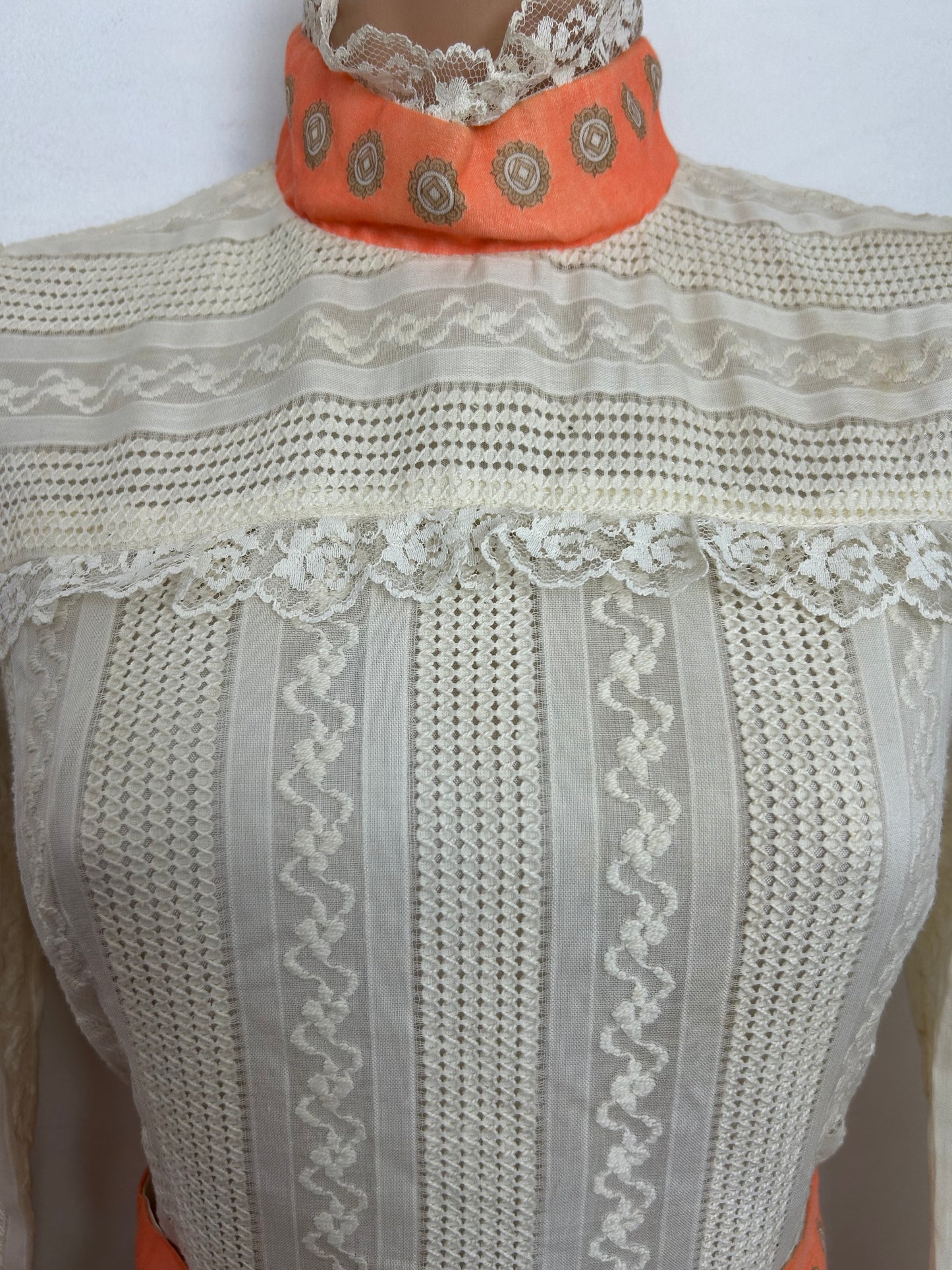 Vintage 1960s JOHN CHARLES UK Size 6 Beautiful Cream & Coral Lace Bodice Long Sleeve Prairie Dress