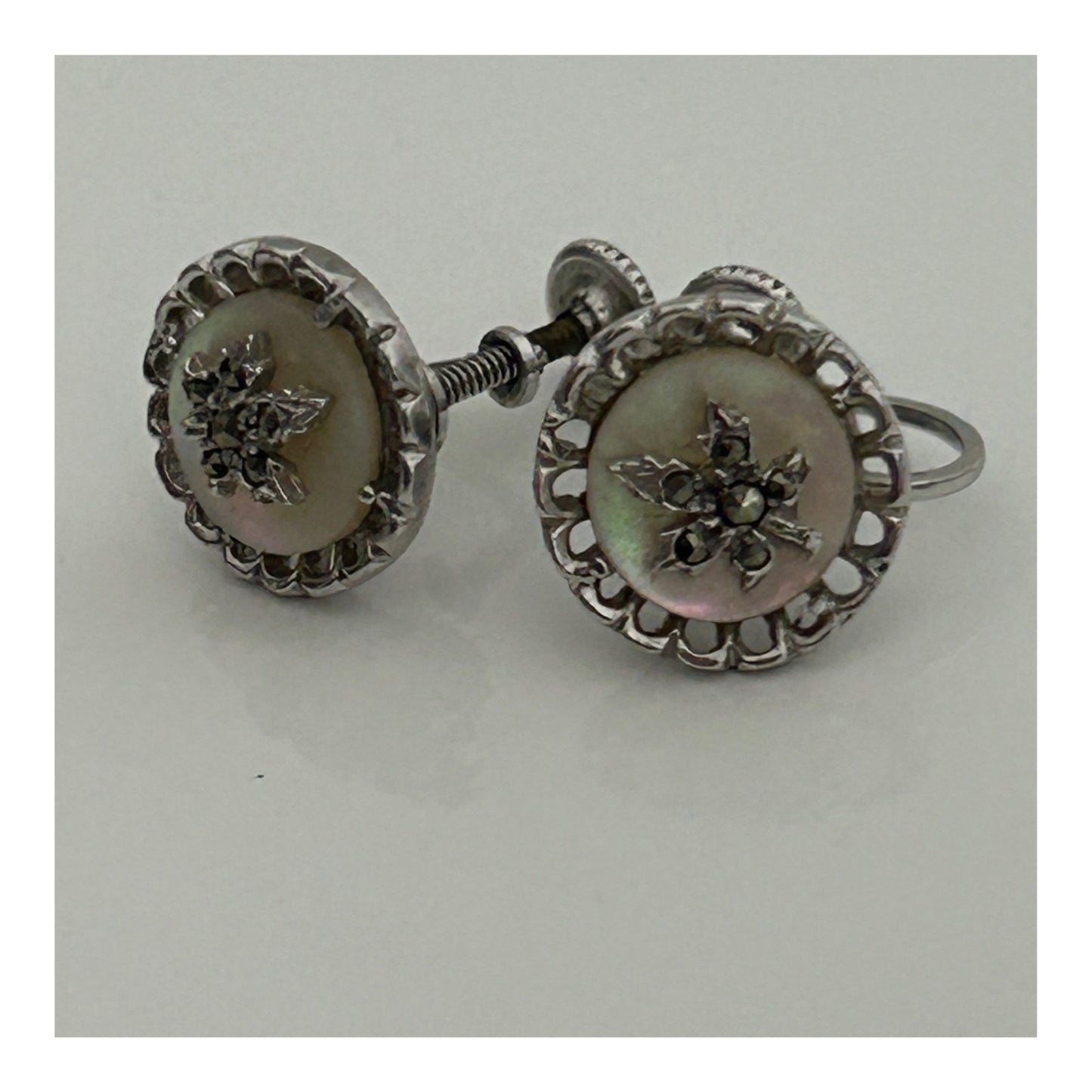 Vintage 1950s Rare & Collectable Canadian KEYES Silver Tone Mother Of Pearl Maple Leaf Screw Back Earrings