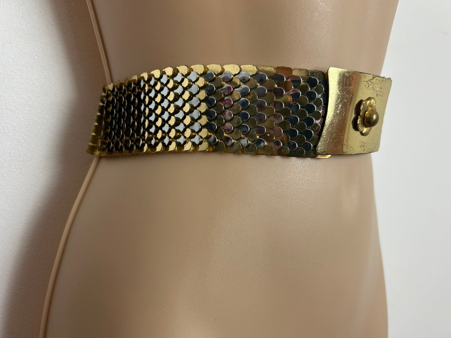 Vintage 1970s Gold & Silver Metal Fish Scale Stretchy Elasticated Belt 4cm Width