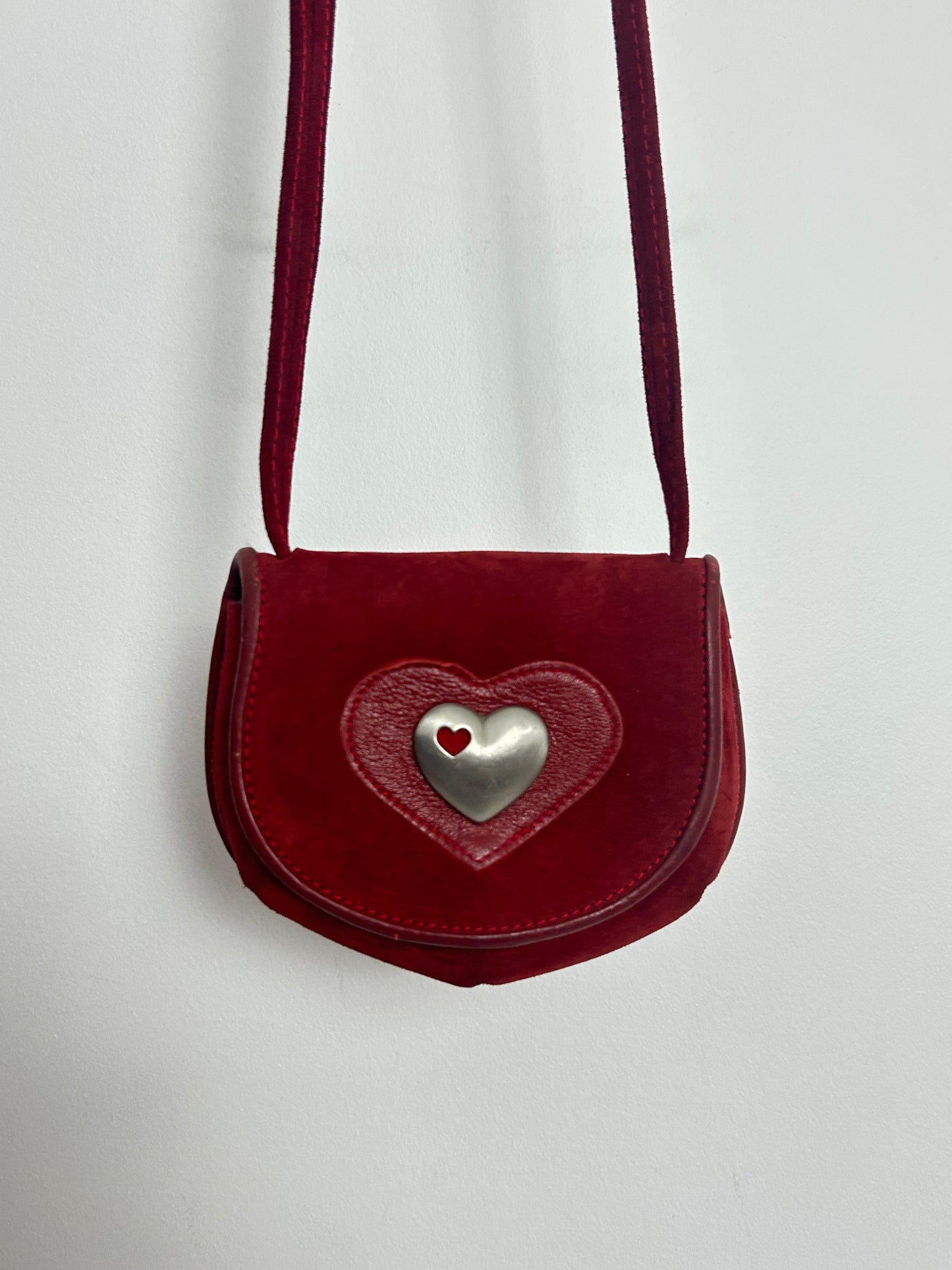 Vintage Early 1980s German Folk Red Suede Heart Detail Oktoberfest Trachten Dirndl Mini Crossbody Bag