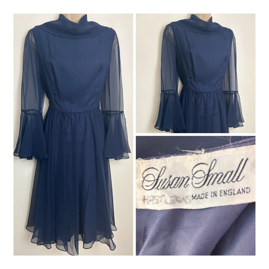 Vintage 1960s SUSAN SMALL Size 12 Navy Blue Chiffon Flare Cuff Gather Pleated Mid Length Dress