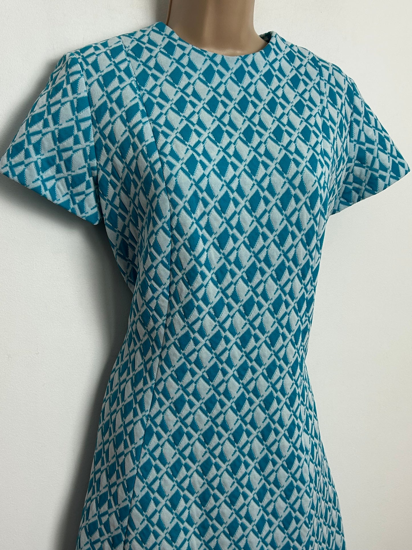 Vintage 1960s Size 10-12 Blue & Turquoise Blue & White Diamond Pattern Crimplene Mod Dress Suit