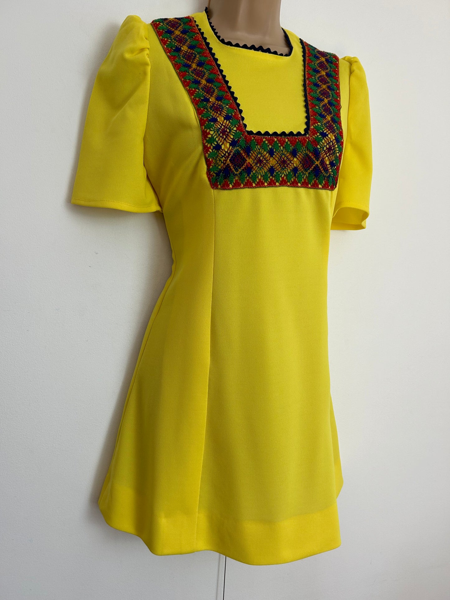 Vintage 1960s UK Size 8-10 Mod Dolly Yellow Crochet & Ric Rac Trim Mini Shift Dress