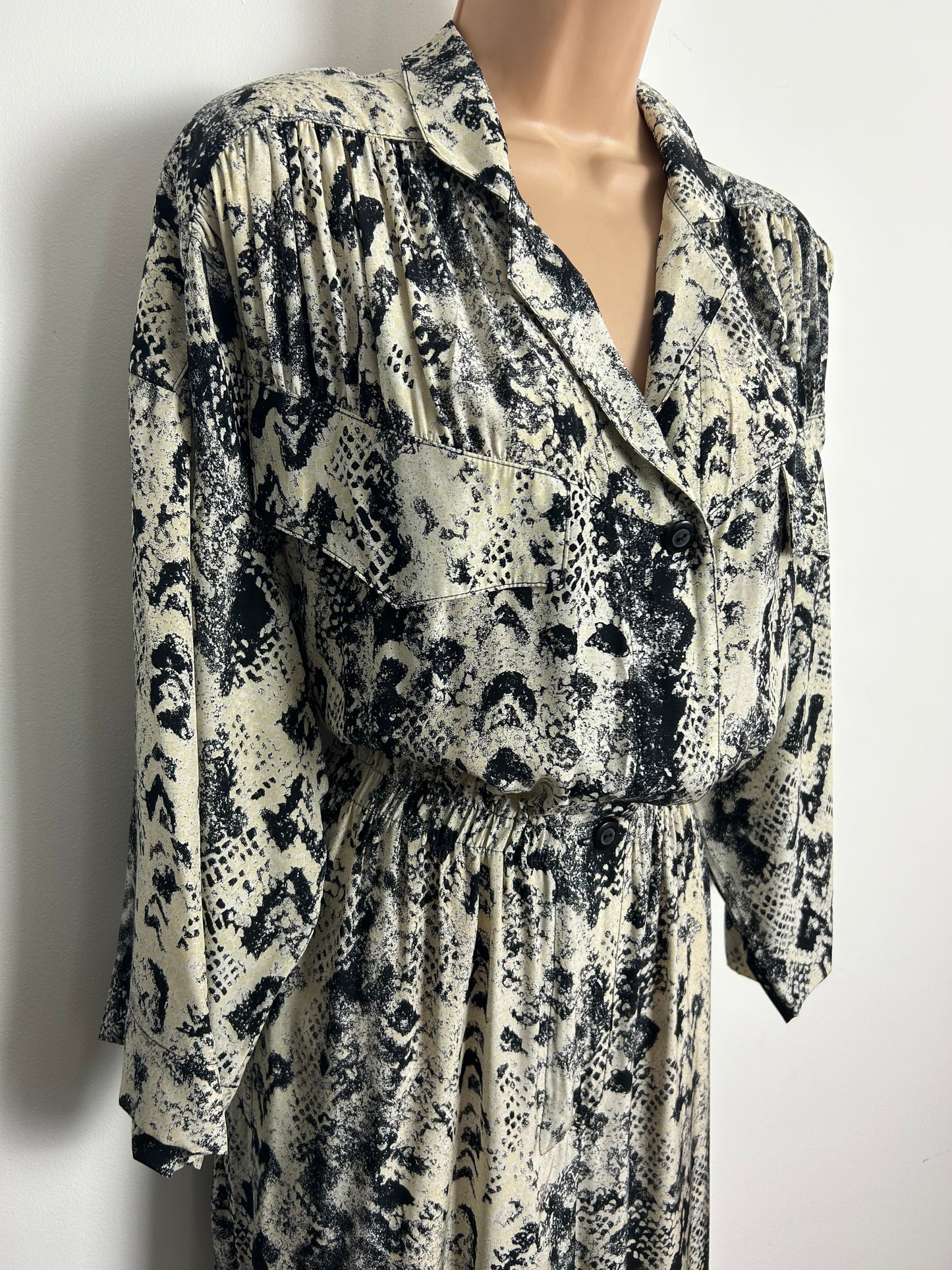 Vintage 1980s CREATION MODELL Size 10-12 Beige & Black Snake Skin Print 3/4 Sleeve Jumpsuit