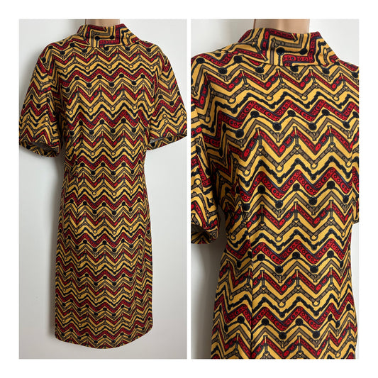 Vintage 1960s Size 16 Mustard Red & Brown Zig Zag Belted & Strap Print Short Sleeve Mod Shift Dress