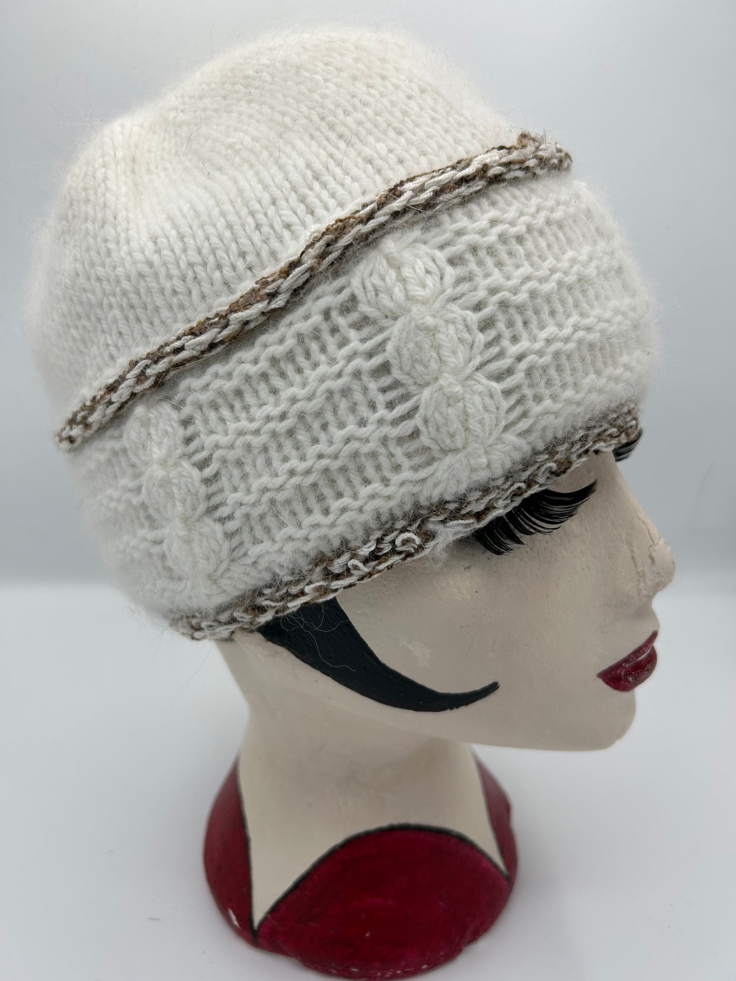 Vintage 1980s Winter White Cable Knit Angora & Wool Mix Beanie Style Winter Hat