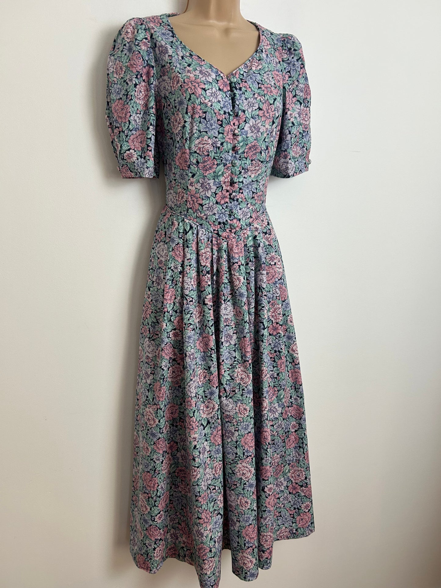 Vintage 80s LAURA ASHLEY Size 8 (12 On Label) Blue Pink & Green Floral Tea Dress