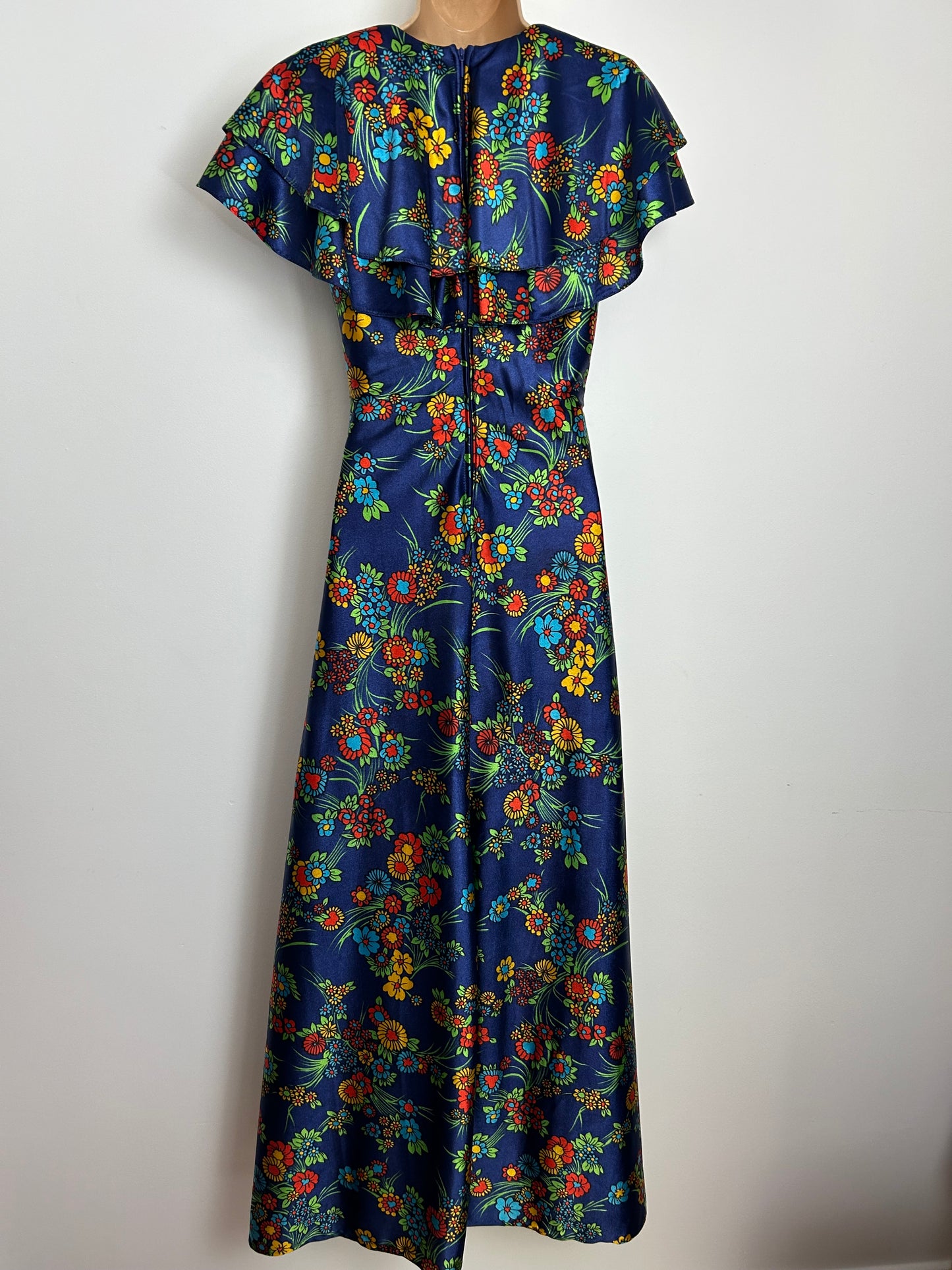 Vintage 1970s 8-10 Dark Blue Yellow Red & Green Floral Print Flutter Sleeve Boho Maxi Dress