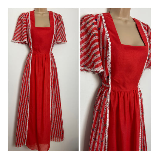 Vintage 1970s Size 10 DEADSTOCK Red White & Blue Stripe & Floral Print Short Sleeve Lace Trim Boho Summer Maxi Dress