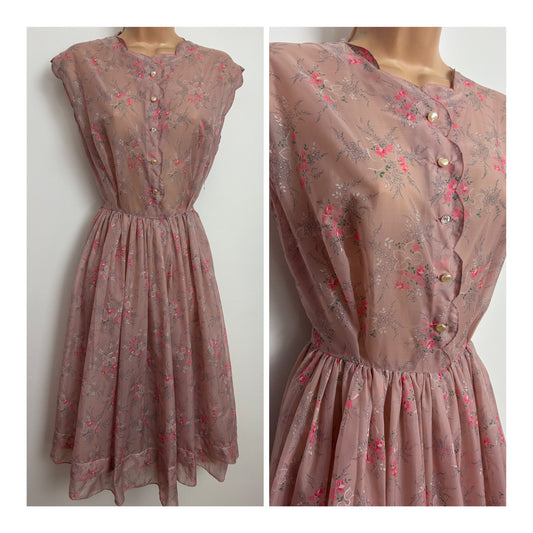 Vintage 1950s Size 8 Pale Pink Floral Lightweight Nylon Scallop Edged Pleated Summer Dress