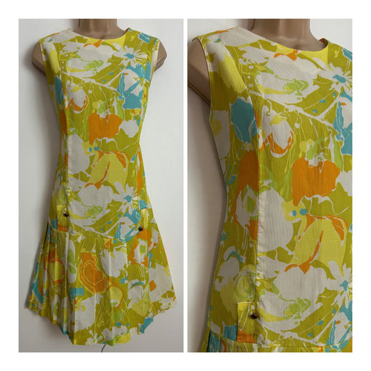 Vintage 1960s Size 10-12 ILWGU Olive Green Yellow Blue & White Floral Print Sleeveless Pleated Mod Shift Dress