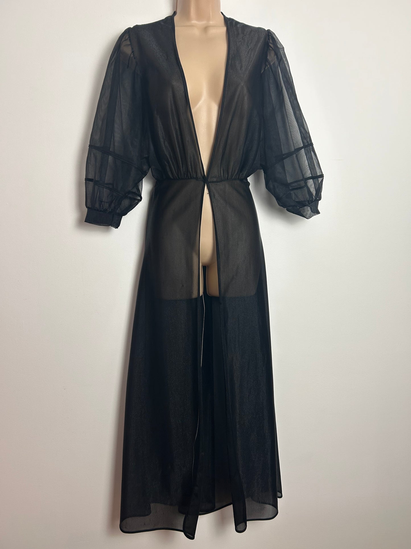 Vintage 1970s Size 8 Black Nylon Mid Sleeves Peignoir Negligee House Coat
