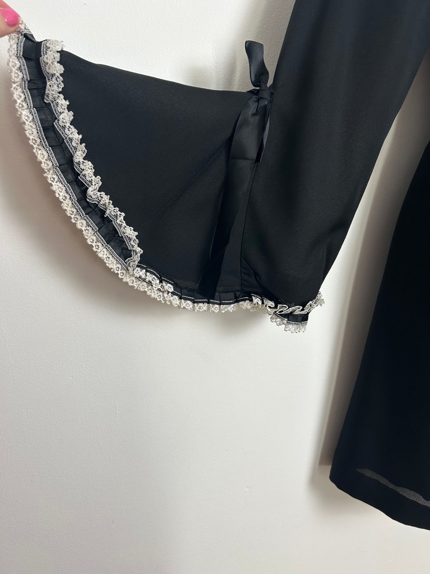 Vintage 1960s Size 10-12 Black Ruffle & White Lace Trim Flared Cuff Mini Mod Shift Dress