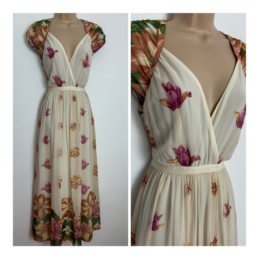 Vintage 1970s Size 6-8 Beautiful Cream Sandy Beige & Dark Pink Floral Print Short Sleeve Summer Maxi Dress