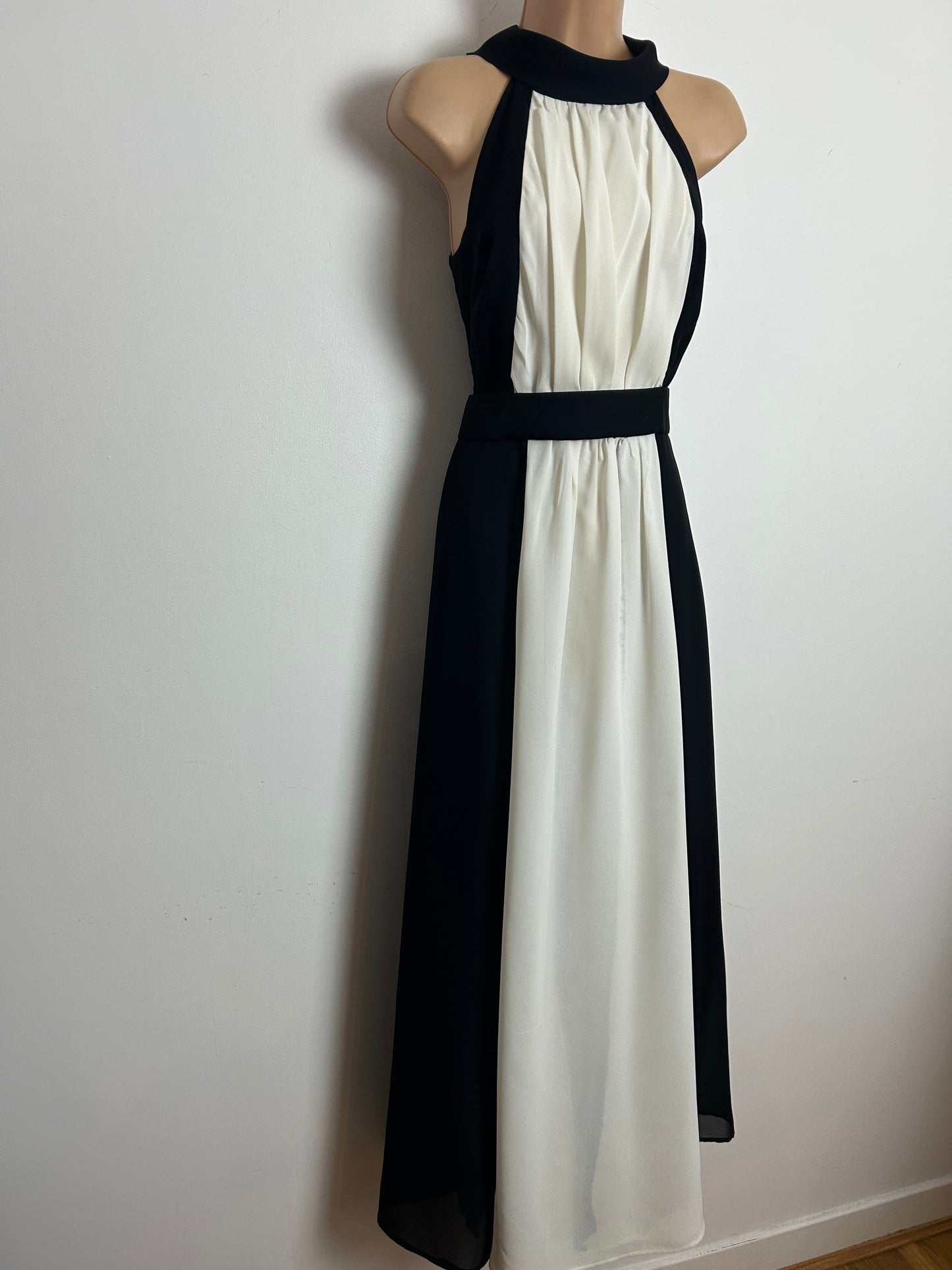 Vintage 1970s Size 8 Black & White Panelled Sleeveless Evening Occasion Maxi Dress