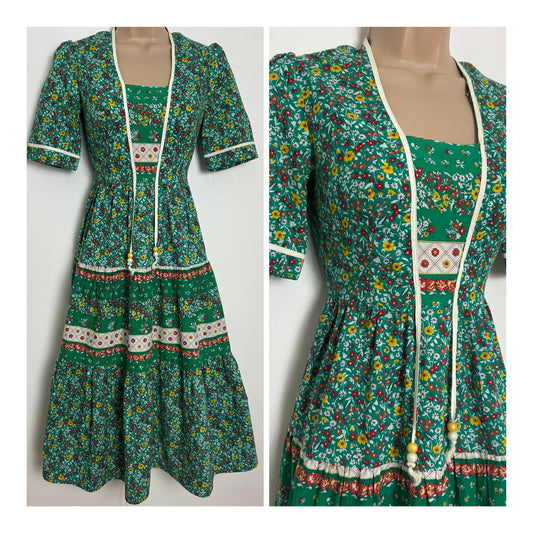 Vintage 1970s RICHARD SHOPS Size 6 Green Red & Yellow Ditsy Floral Print Cotton Boho Day Dress